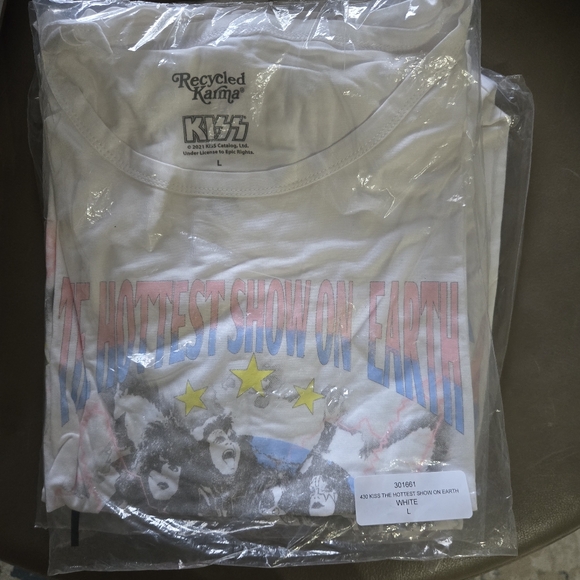 NWOT Recycled Karma Kiss tee - Picture 5 of 7